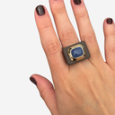 Anillo marrón oscuro