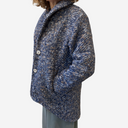 Abrigo azul y marrón