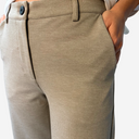 Pantalón recto gris topo
