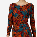 Vestido midi elástico con cintura fruncida
