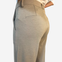Pantalón recto gris topo