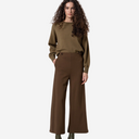 Pantalón flare tobillero con botones
