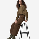 Pantalón flare tobillero con botones
