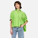 Blusa verde amplia