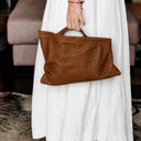 Bolso de piel tipo clutch grande asimétrico - Nothink