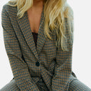 Look con americana de cuadros de Freequent de mujer y pantalón coordinado