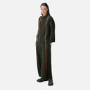Vista lateral de camisa verde oscuro con rayas teja de PAN