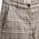 Detalle del estampado de cuadros del pantalón Freequent.
