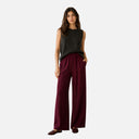 Pantalón fluido granate Freequent de mujer con cintura elástica y pernera ancha