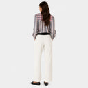 Parte trasera del pantalón de pana blanco de Jarman con bolsillo falso.
