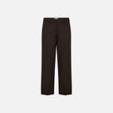 Pantalón recto de vestir para mujer Freequent en color marrón oscuro, vista frontal.