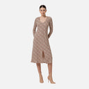 Vista frontal del vestido midi estampado para mujer de la marca española Surkana.